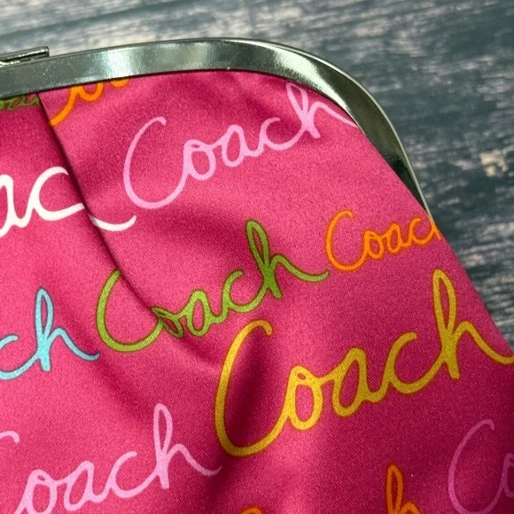 COACH Chelsea Script Framed Large Wristlet 43517 - Picture 8 of 13